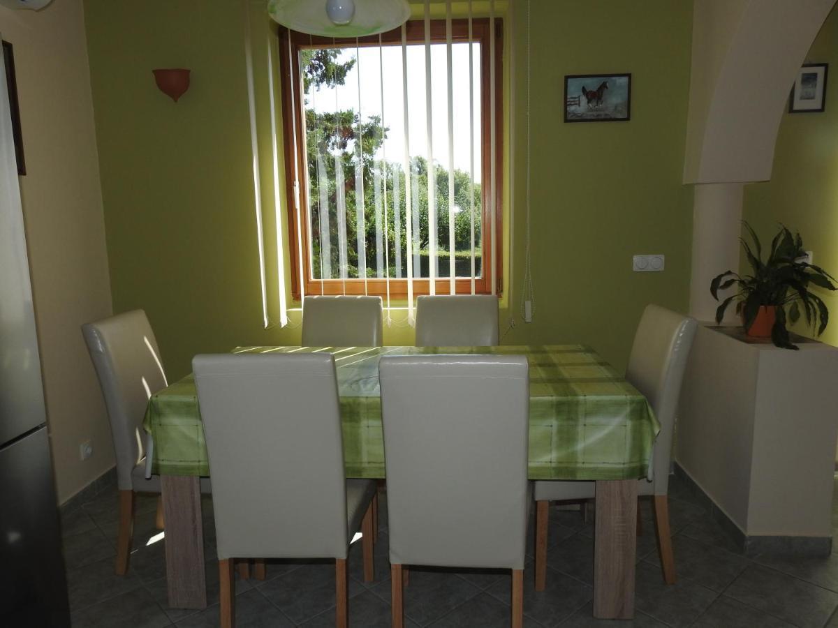 Petra Apartmanház Badacsonytomaj Exterior foto